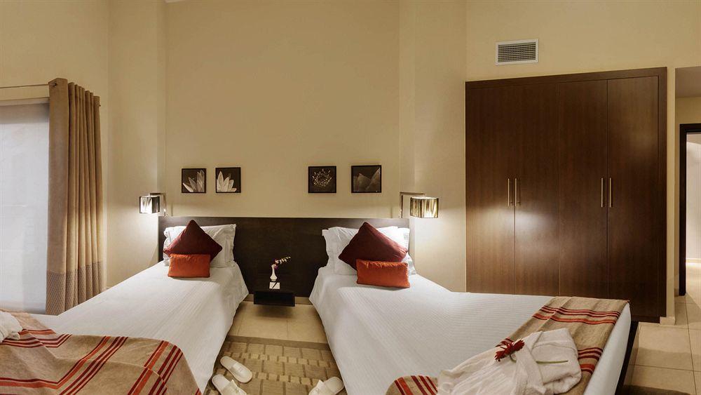 Lotus Grand Hotel Apartments Dubai Exterior photo