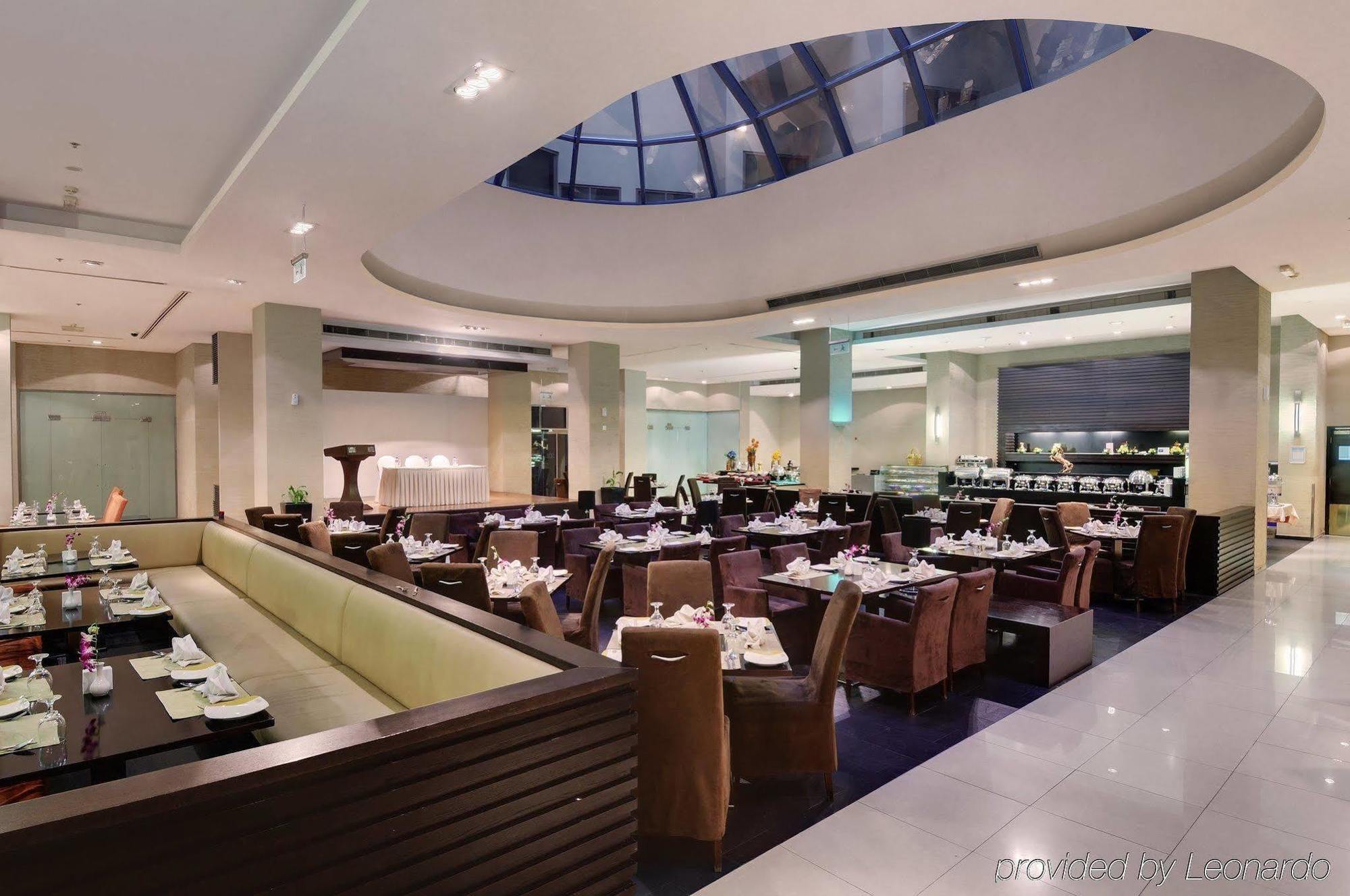 Lotus Grand Hotel Apartments Dubai Exterior photo