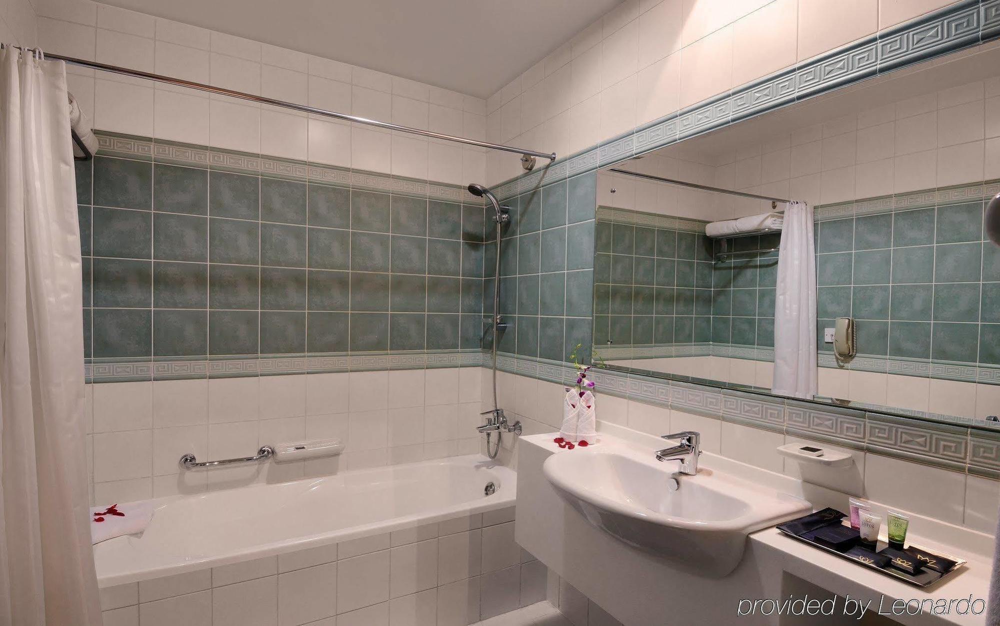 Lotus Grand Hotel Apartments Dubai Exterior photo
