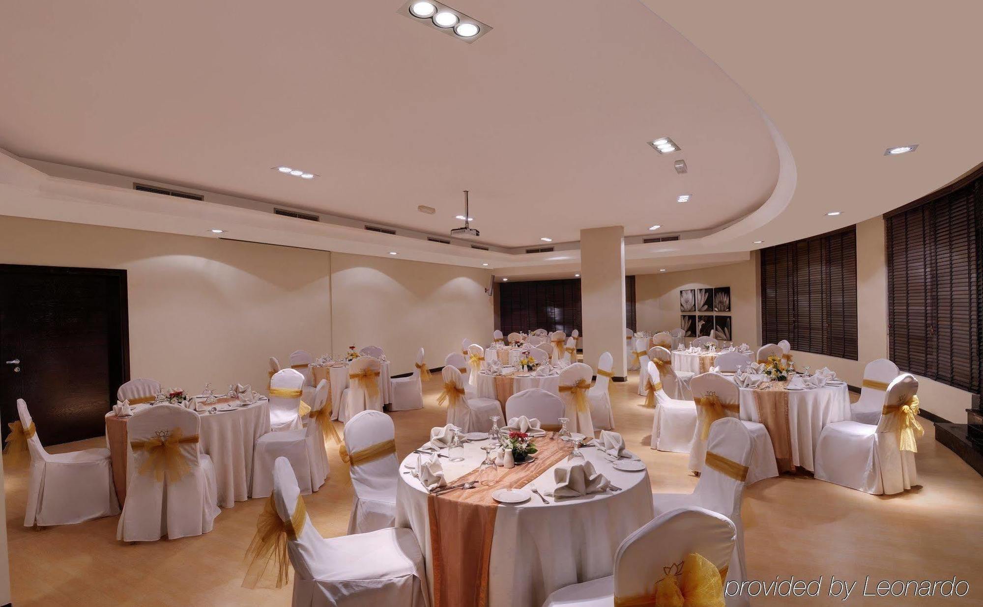 Lotus Grand Hotel Apartments Dubai Exterior photo