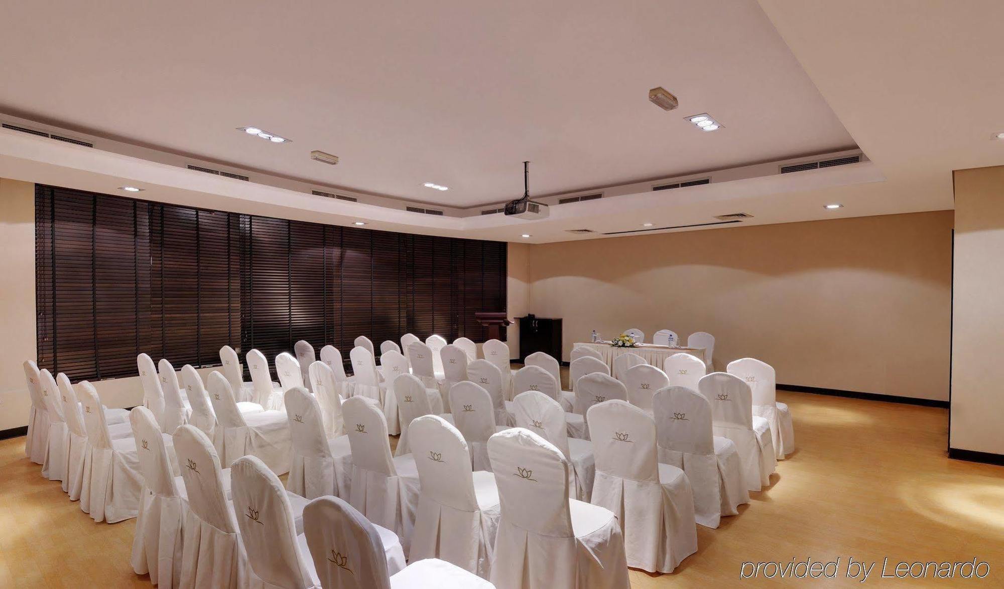 Lotus Grand Hotel Apartments Dubai Exterior photo